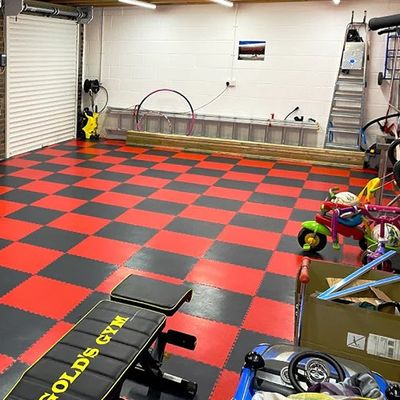 Bon prix Fireproof Recycled Rubber Flooring Tiles With Composite Layer Anti Wear Surface en ligne