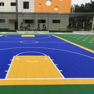 Bon prix Courts extérieurs Carreaux de PP rouges Plancher de sport 15 mm d'épaisseur Avec emballage en carton en ligne