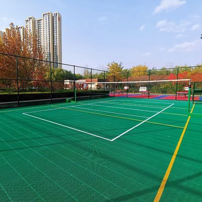 Bon prix 15 mm d'épaisseur Carreaux en PP Plancher de sport Carton d'emballage Quantité minimale de commande 500 pièces en ligne