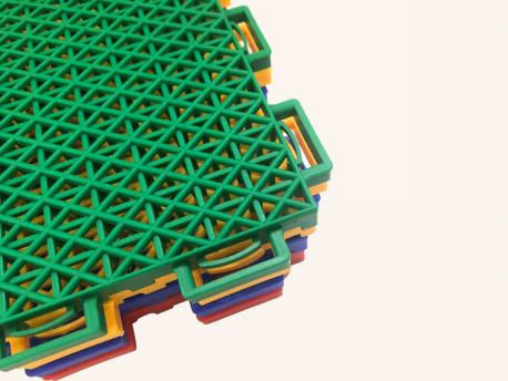 Bon prix Surface du sol des carreaux de polypropylène copolymère PP pour les installations sportives en ligne