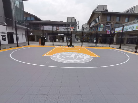 Bon prix Carreaux de polypropylène copolymère PP/TPV colorés pour revêtement de sol sportif en ligne