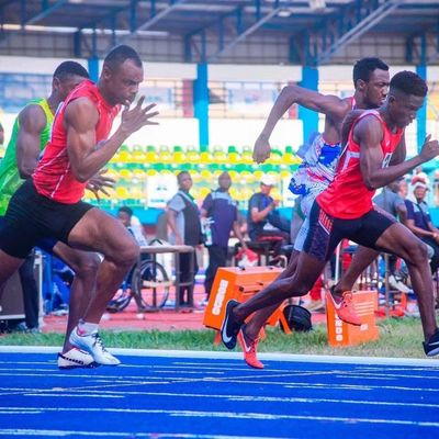 Bon prix Plein versez la voie sportive en caoutchouc de système pour le parc pulsant de stade en ligne