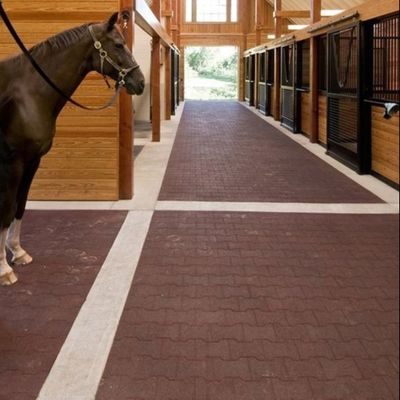 Bon prix Carrelages en caoutchouc de verrouillage de forme d'os, tapis en caoutchouc de noir de SBR en ligne