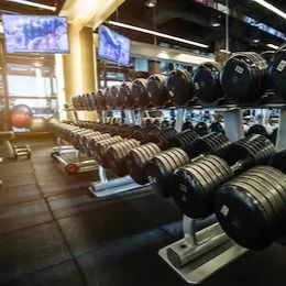 Bon prix ODM en caoutchouc réutilisé antiusure de centre de fitness de GYMNASE de Mat Tiles For de plancher en ligne