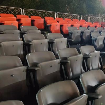 Anti allocation des places fixe en plastique UV de stade pour le terrain de football extérieur