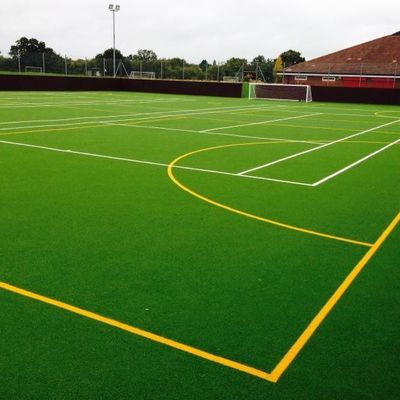 Bon prix La couleur a adapté le basket-ball aux besoins du client artificiel synthétique de tennis de l'herbe 25mm, gazon de tennis en ligne