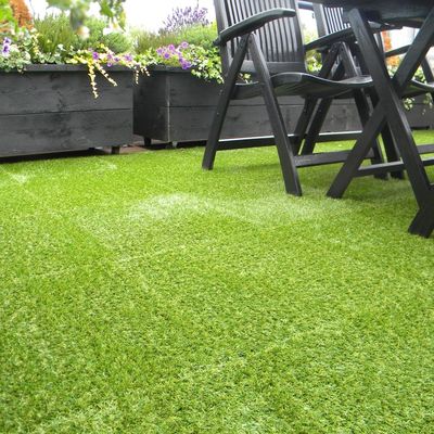 Bon prix bien mobilier synthétique d'herbe de jardin artificiel de 30cm×30cm pour la cour de toit en ligne