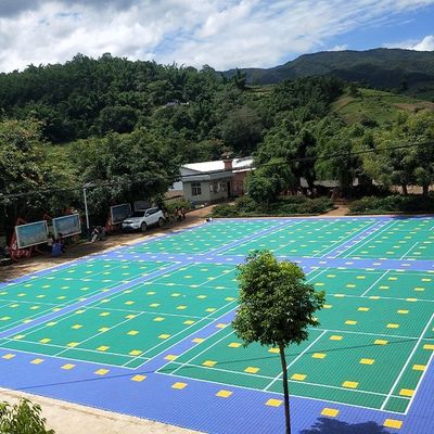 Bon prix La cour pp de sport couvre de tuiles des sports parquetant le verrouillage avec la ligne service d'inscription en ligne
