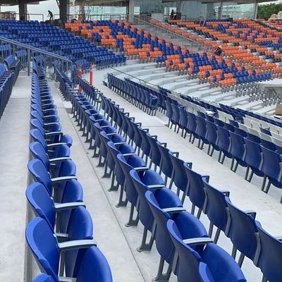 Les sièges sportifs du stade ACE sont équipés de matériaux HDPE et de propriétés anti-UV