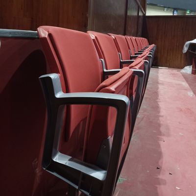 Assises de stade en PEHD durables avec caractéristiques anti-âge et ignifuges pour une expérience améliorée du stade