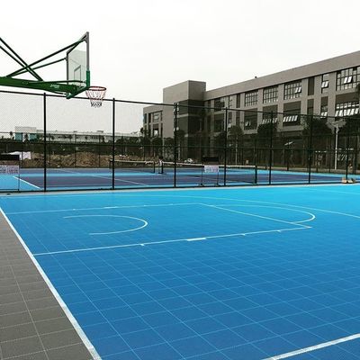 Bon prix Installation sans effort du système de sol en tuiles de polypropylène en PP pour les cours extérieures en ligne