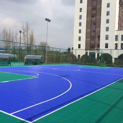Bon prix Carreaux de PP légers et durables, revêtant des revêtements de sol de sport, épaisseur 15 mm en ligne