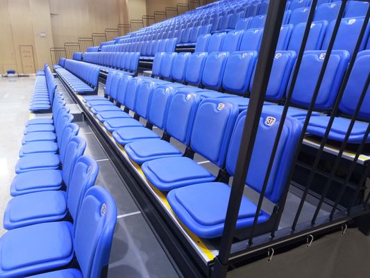 Plateaux rétractables en argent avec une capacité de 200 à 500 personnes