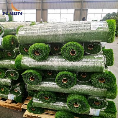 Bon prix 22000 Densité de terrain de football Herbe artificielle avec 40 à 60 mm de fil PP PE en ligne