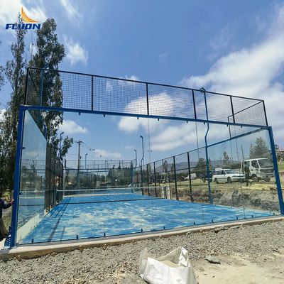 Bon prix Cour de tennis de padel synthétique de taille standard avec revêtement de surface vert en ligne