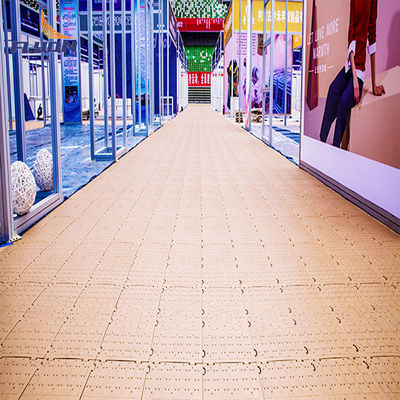 Plancher d'événement portable en polyéthylène à haute densité très sûr Faible entretien pour les applications lourdes