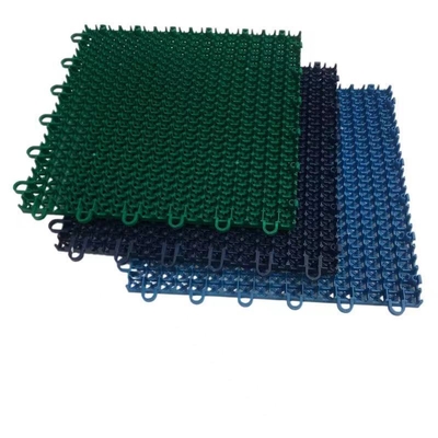 Bon prix Carreaux de sol de sport en polypropylène rouge pour cours intérieures / extérieures en ligne